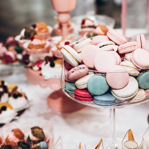 Macroons Macaroons and Cakes